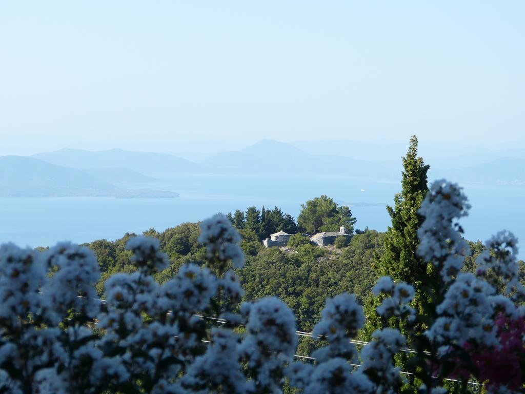 Bed and Breakfast Ta Xelidonakia Pinakátai Esterno foto