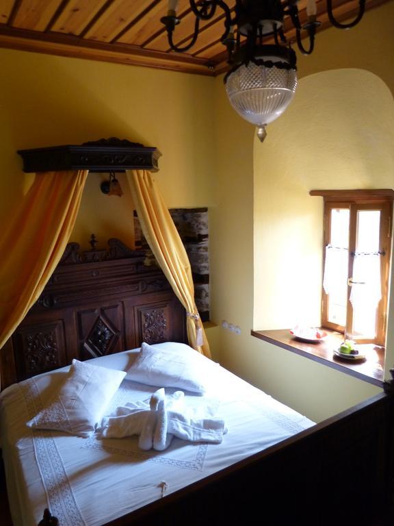 Bed and Breakfast Ta Xelidonakia Pinakátai Esterno foto